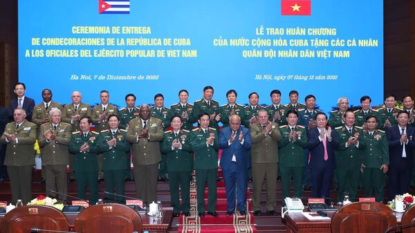Lễ trao Huân chương của Nhà nước Cuba tặng lãnh đạo, nguyên lãnh đạo QĐND Việt Nam - Sputnik Việt Nam