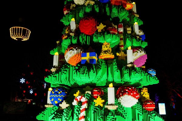 Cây Giáng sinh Lego tại Legoland Đan Mạch. - Sputnik Việt Nam