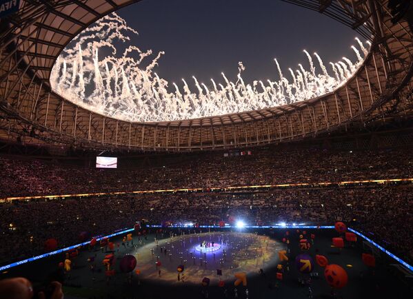 Lễ bế mạc World Cup trước khi bắt đầu trận chung kết giữa đội tuyển quốc gia Argentina và Pháp. - Sputnik Việt Nam