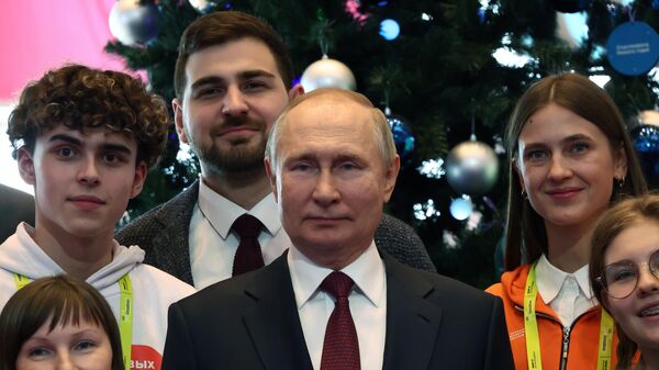 Tổng thống Nga Vladimir Putin thăm Nhà Thanh niên và Manege - Sputnik Việt Nam
