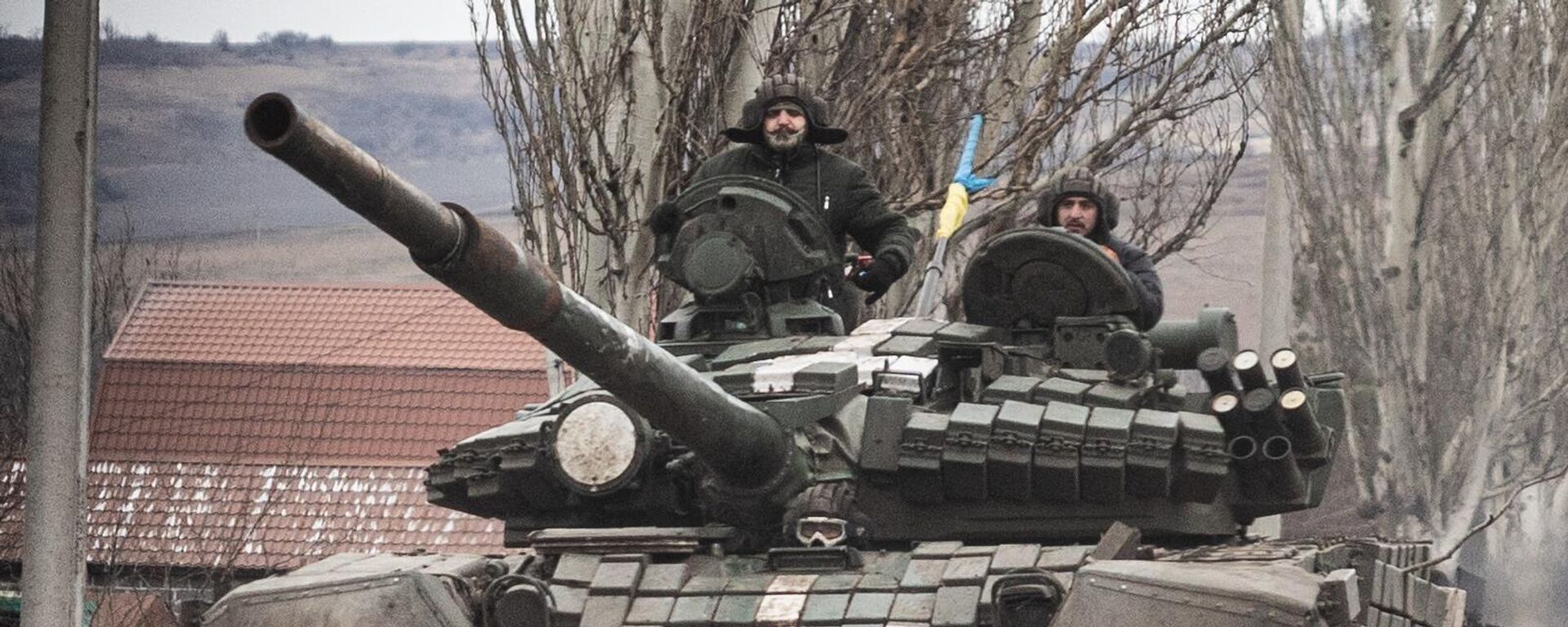Binh sĩ Ukraina trên xe tăng T-72 ở Bakhmut (Artemovsk) - Sputnik Việt Nam, 1920, 08.01.2023
