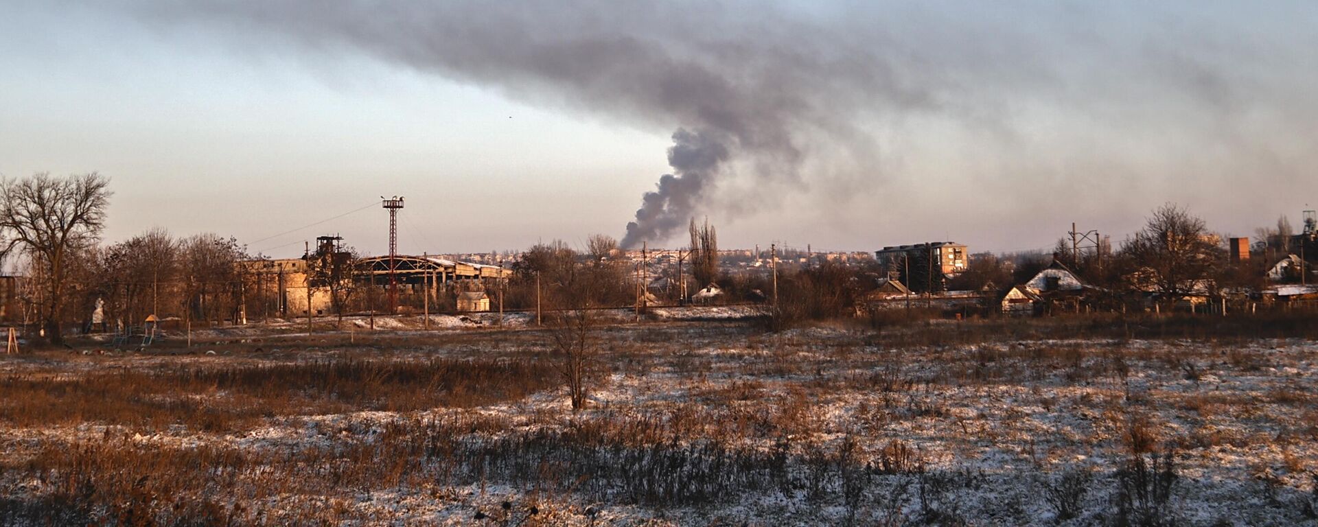 Khói trên Soledar ở vùng Donetsk - Sputnik Việt Nam, 1920, 11.01.2023