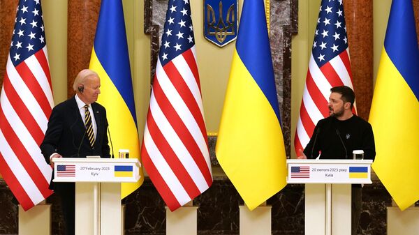 Tổng thống Mỹ Joe Biden và Tổng thống Ukraina Vladimir Zelensky tại Kiev - Sputnik Việt Nam