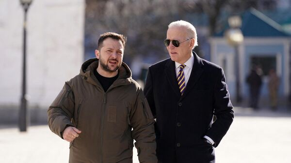 Tổng thống Mỹ Joe Biden và Tổng thống Ukraina Vladimir Zelensky tại Kiev - Sputnik Việt Nam