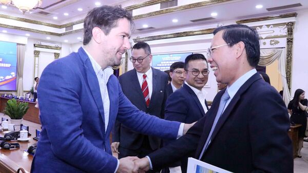 Tọa đàm giữa lãnh đạo Thành phố Hồ Chí Minh và doanh nghiệp nước ngoài - Sputnik Việt Nam