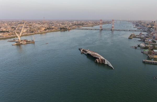 Du thuyền Al Mansur của Tổng thống Iraq bị lật đổ Saddam Hussein ở Basra. - Sputnik Việt Nam