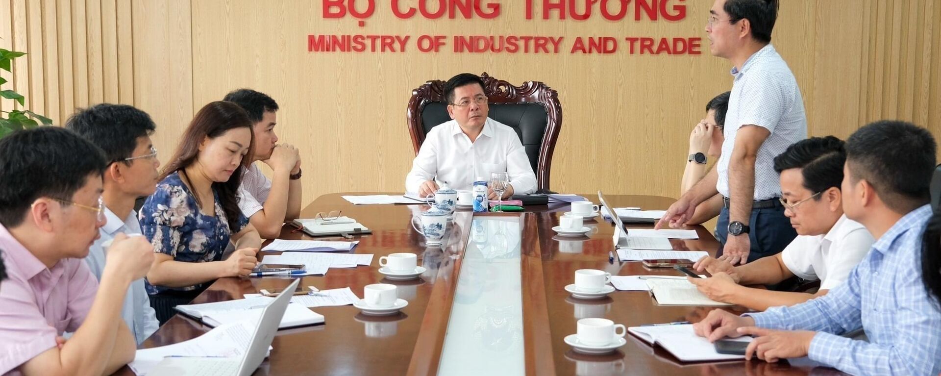 Bộ trưởng Công Thương làm việc với thanh tra chuyên ngành về quản lý và cung ứng điện của EVN - Sputnik Việt Nam, 1920, 15.06.2023
