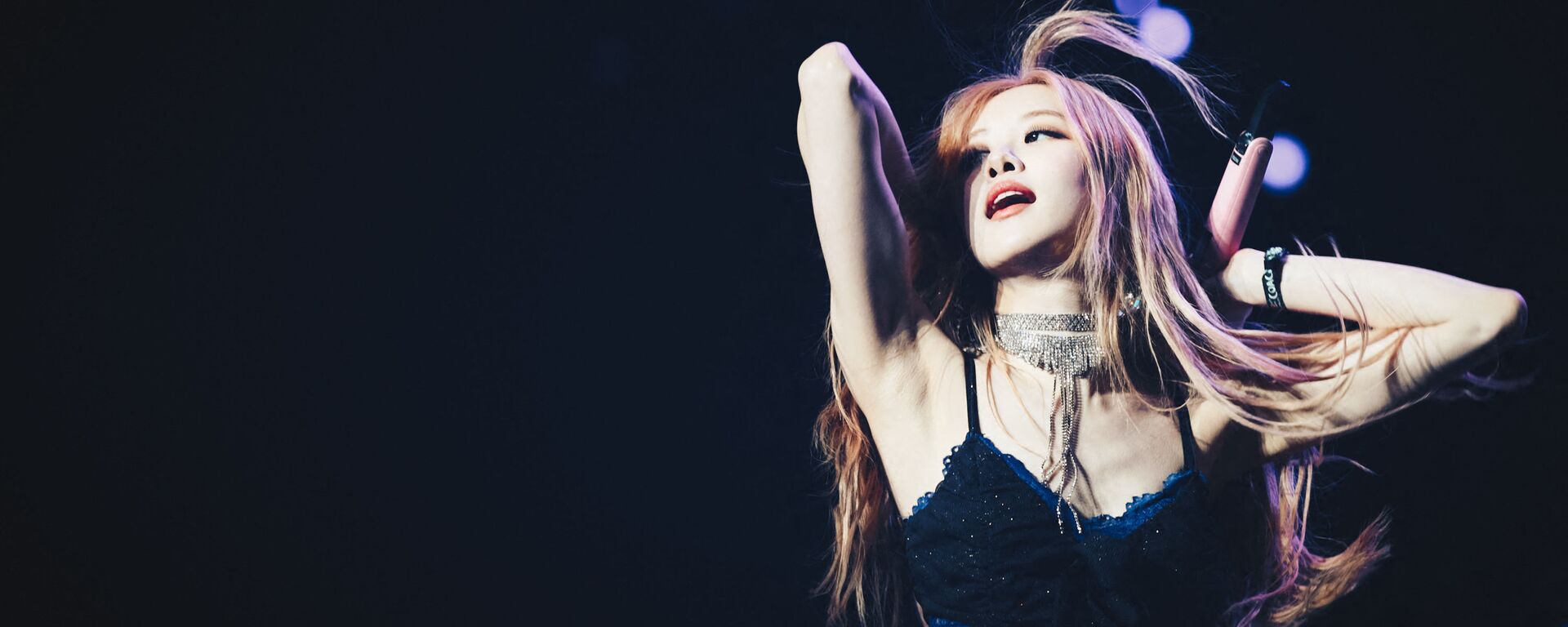 Rosé of BLACKPINK performs at Sahara Tent during the 2019 Coachella Valley Music And Arts Festival on April 12, 2019 in Indio, California.  - Sputnik Việt Nam, 1920, 05.07.2023