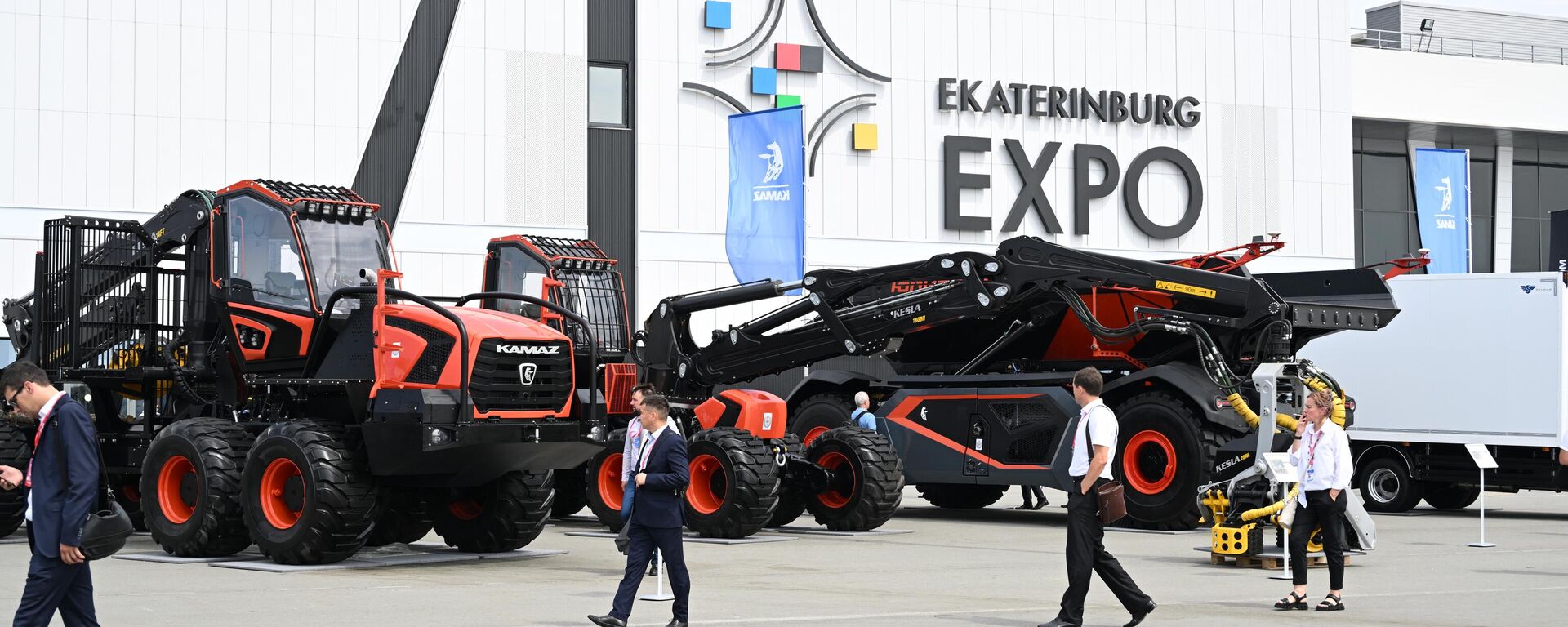 Thiết bị KamAZ tại triển lãm công nghiệp quốc tế Innoprom-2023 ở Ekaterinburg - Sputnik Việt Nam, 1920, 11.07.2023