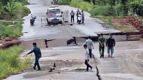 Lâm Đồng: sụt lún trên tuyến đường tránh thành phố Bảo Lộc  - Sputnik Việt Nam