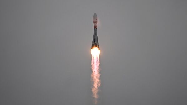 Tên lửa Soyuz-2.1b với tầng phía trên Fregat mang theo tàu vũ trụ tự hành Luna-25 phóng lên từ sân bay vũ trụ Vostochny - Sputnik Việt Nam