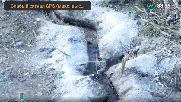 Máy bay không người lái Nga đánh bại lính Ukraina trong trận 1 chọi 1 - Sputnik Việt Nam