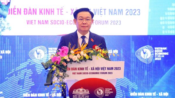 Chủ tịch Quốc hội Vương Đình Huệ phát biểu khai mạc Diễn đàn Kinh tế - Xã hội Việt Nam năm 2023 - Sputnik Việt Nam