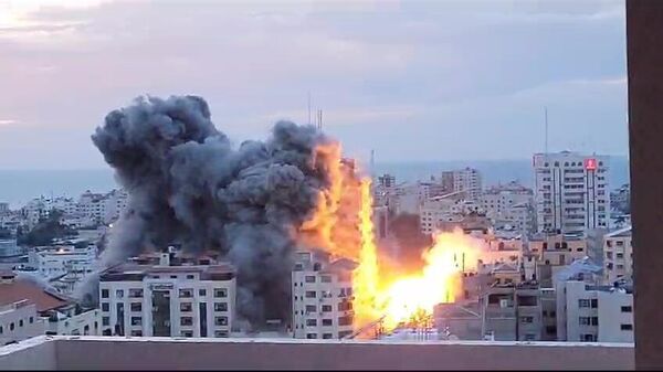 Pháo kích vào các tòa nhà ở thành phố Gaza của Palestine - Sputnik Việt Nam