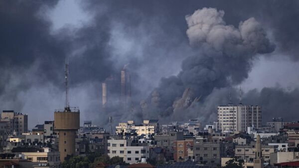 Khói bốc lên ở dải Gaza sau đòn không kích của Israel
 - Sputnik Việt Nam
