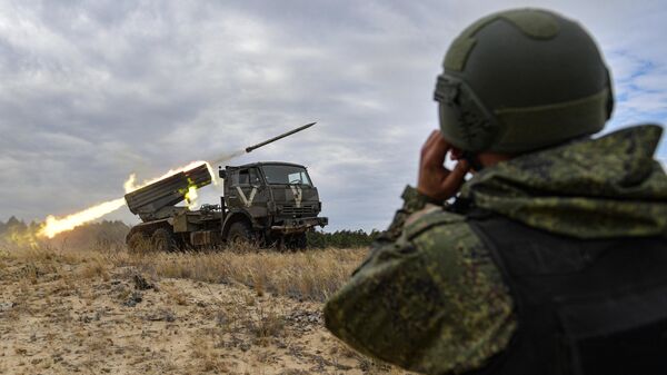 Công việc chiến đấu của MLRS Grad theo hướng Kherson - Sputnik Việt Nam
