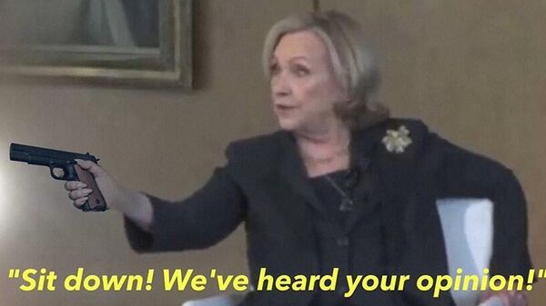 Hillary Clinton từ chối trả lời câu hỏi về cuộc chiến tranh ủy nhiệm của Mỹ - Sputnik Việt Nam