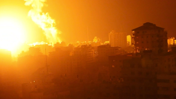 Những vụ nổ lớn xảy ra ở Gaza do các cuộc không kích trong đêm của Israel - Sputnik Việt Nam