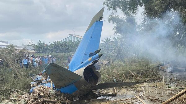 Hiện trường vụ máy bay huấn luyện quân sự rơi tại Điện Bàn, Quảng Nam. - Sputnik Việt Nam