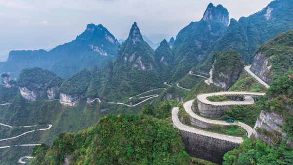 Đường cây nối với thiên đường - Đường lên Cổng Trời trong Công viên quốc gia vùng núi Thiên Môn Sơn Trương Gia Giới, Hồ Nam, Trung Quốc - Sputnik Việt Nam