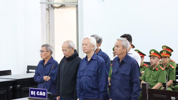 6 trong số 9 bị cáo có mặt tại phiên tòa xét xử - Sputnik Việt Nam