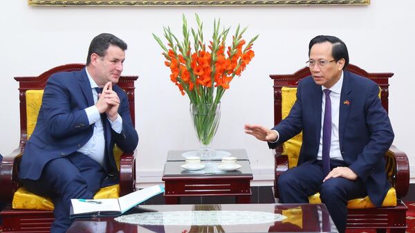 Bộ trưởng Đào Ngọc Dung thảo luận cùng Bộ trưởng Hubertus Heil về các hoạt động hợp tác giữa hai Bộ thời gian tới. - Sputnik Việt Nam