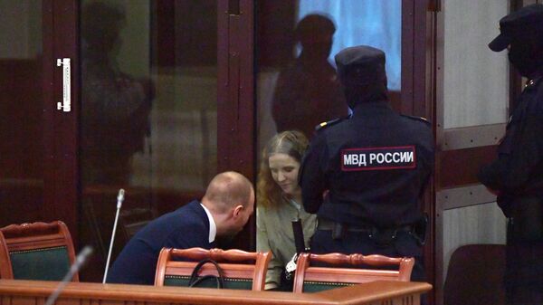Daria Trepova, người bị buộc tội trong vụ tấn công khủng bố tại quán cà phê ở St. Petersburg. - Sputnik Việt Nam
