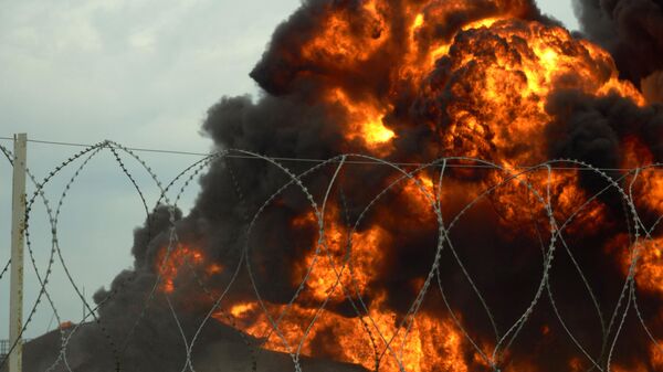 Cháy cơ sở dầu mỏ - Sputnik Việt Nam