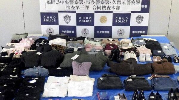 Số quần áo bị ăn cắp được cảnh sát Nhật tịch thu. - Sputnik Việt Nam