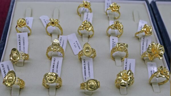 Vàng trang sức bày bán tại Công ty vàng Bảo Tín Mạnh Hải. - Sputnik Việt Nam