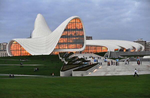 Trung tâm văn hóa Heydar Aliyev ở Baku - Sputnik Việt Nam