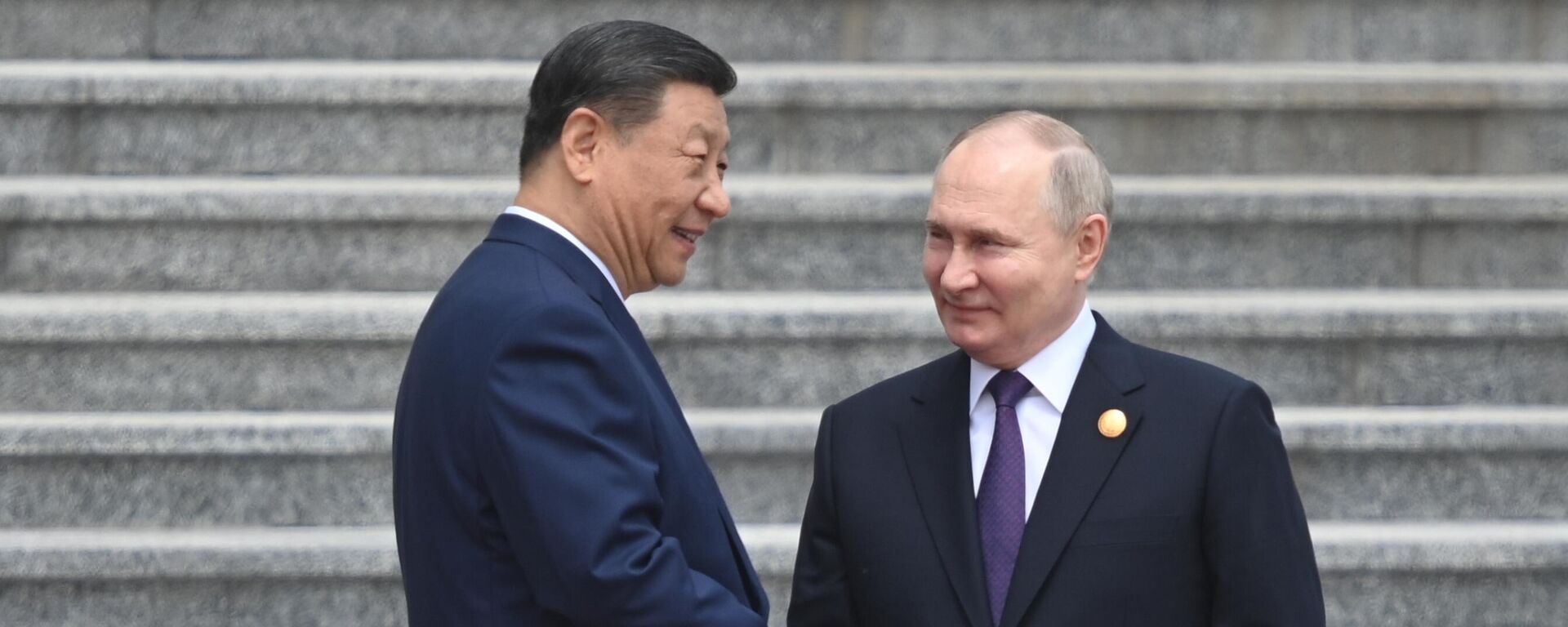 Tổng thống Nga Vladimir Putin tại cuộc gặp với Chủ tịch Trung Quốc Tập Cận Bình  - Sputnik Việt Nam, 1920, 16.05.2024
