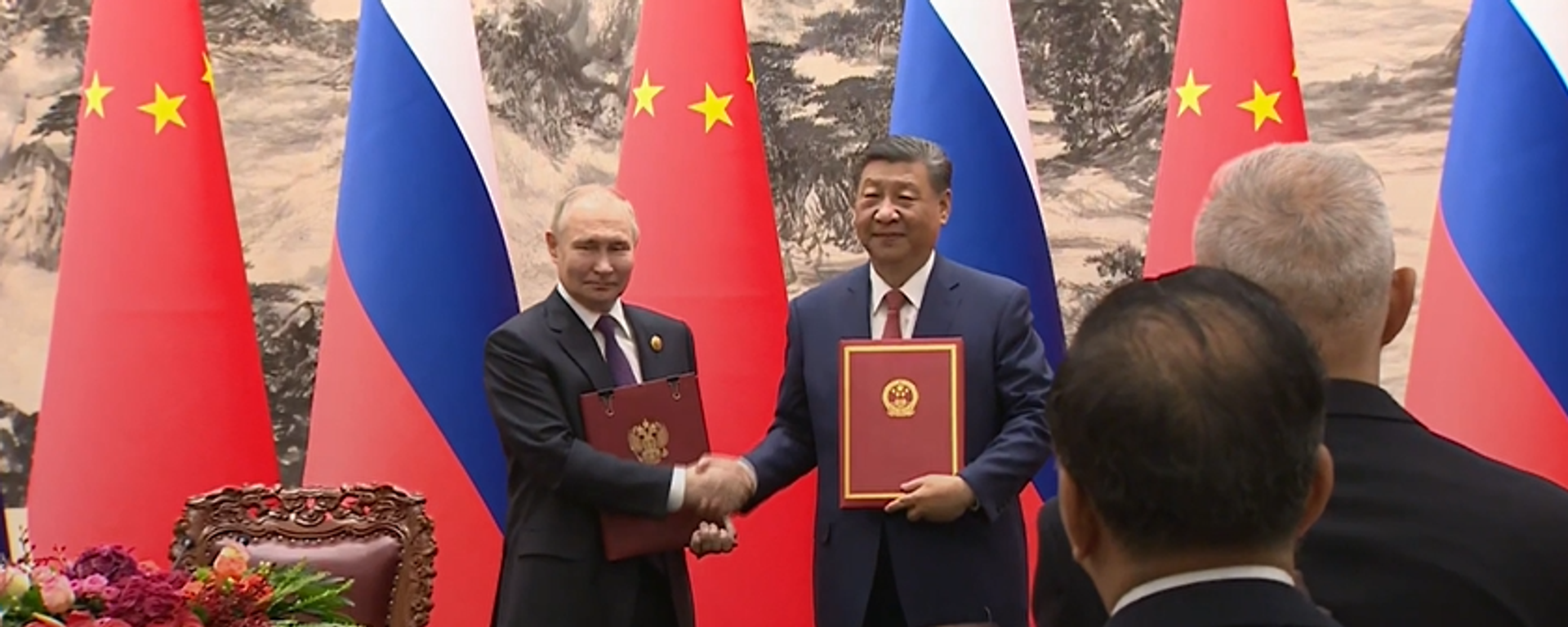 Vui như mở cờ trong bụng: ngày đầu tiên Vladimir Putin đi thăm Trung Quốc diễn ra như thế nào? - Sputnik Việt Nam, 1920, 16.05.2024