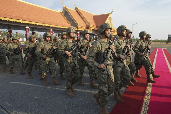 Quân nhân Trung Quốc tham gia cuộc tập trận chung của Trung Quốc và Campuchia - Sputnik Việt Nam