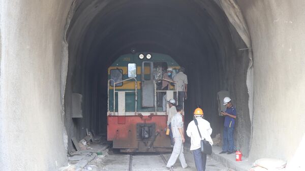 An toàn giao thông: Phú Yên khẩn trương khắc phục sự cố sạt lở hầm đường sắt Chí Thạnh - Sputnik Việt Nam