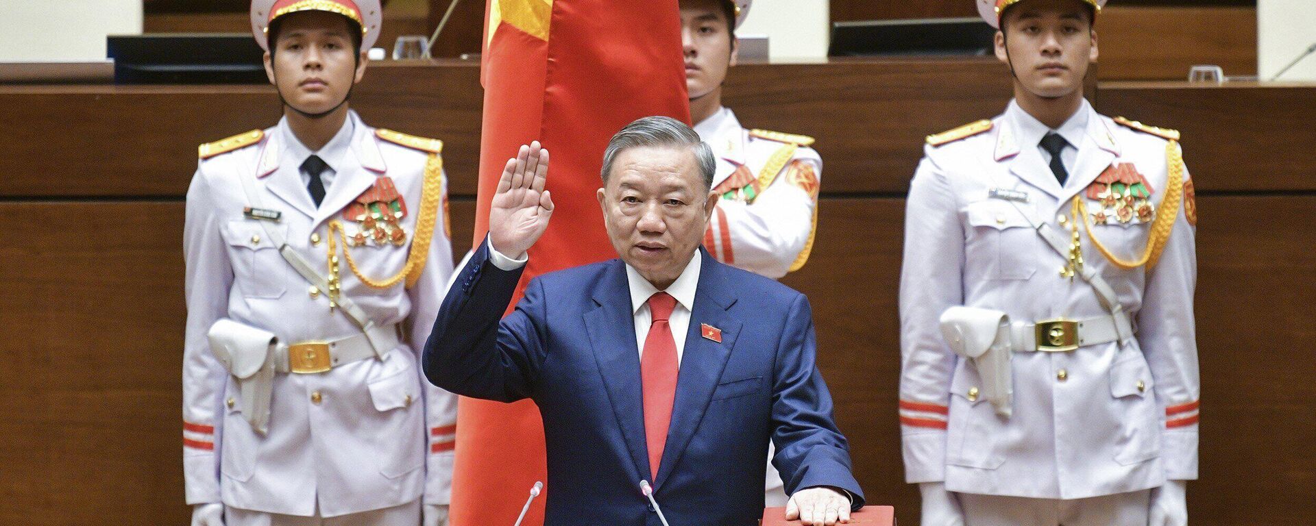 Chủ tịch nước mới đắc cử của Việt Nam, Đại tướng Tô Lâm, tuyên thệ trung thành với nhân dân - Sputnik Việt Nam, 1920, 22.05.2024