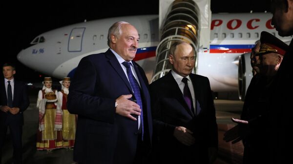 Alexandr Lukashenko và Vladimir Putin ở Minsk - Sputnik Việt Nam