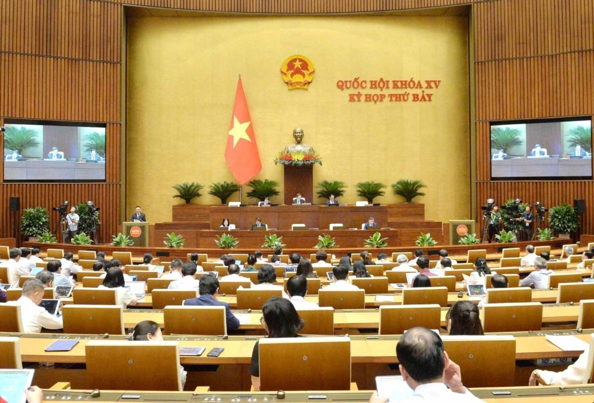 Quốc hội thảo luận về dự thảo Luật Công nghiệp quốc phòng, an ninh và động viên công nghiệp. 

 - Sputnik Việt Nam, 1920, 30.05.2024