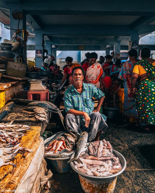 Fisherman của nhiếp ảnh gia Dubai Hein van Tonder, người chiến thắng hạng mục On the Phone trong cuộc thi Pink Lady® Food Photographer of the Year 2024 - Sputnik Việt Nam