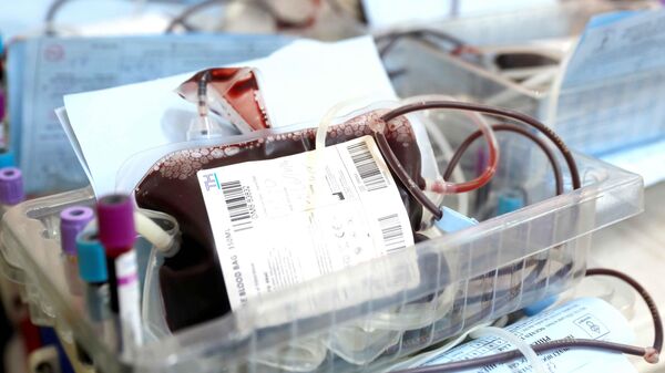 Những đơn vị máu được các tình nguyện viên hiến dành để bổ sung cho các tuyến y tế. - Sputnik Việt Nam