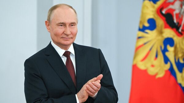 Tổng thống Putin đến Việt Nam: Các bạn trẻ 
