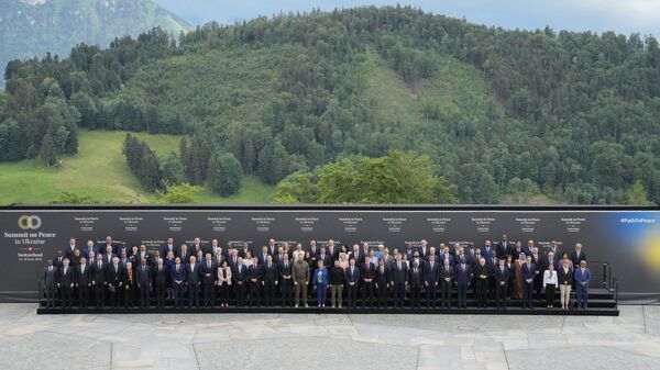 Hình ảnh chung của các đại biểu tham dự hội nghị thượng đỉnh về Ukraine ở Thụy Sĩ - Sputnik Việt Nam