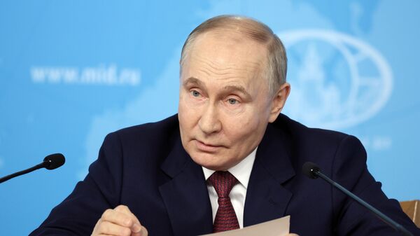 Tổng thống Vladimir Putin gặp lãnh đạo Bộ Ngoại giao Nga - Sputnik Việt Nam