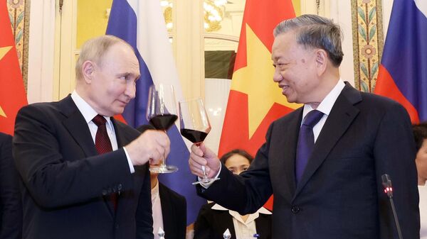 Chủ tịch nước Tô Lâm chủ trì Tiệc chiêu đãi Tổng thống LB Nga Vladimir Putin  - Sputnik Việt Nam