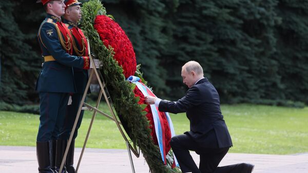 Tổng thống Putin đặt hoa tại Mộ Chiến sĩ Vô danh - Sputnik Việt Nam