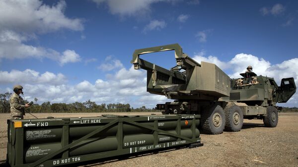 Погрузка армейской тактической ракетной системы (ATACMS) в Квинсленде, Австралия - Sputnik Việt Nam