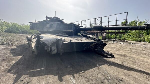 Уничтоженный в зоне СВО американский танк Abrams M1 - Sputnik Việt Nam