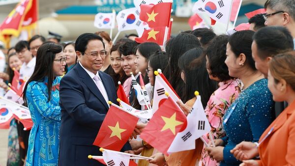 Thủ tướng Phạm Minh Chính và Phu nhân bắt đầu chuyến thăm chính thức Hàn Quốc - Sputnik Việt Nam