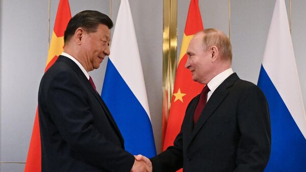 Tổng thống Nga Vladimir Putin tới Kazakhstan tham dự hội nghị thượng đỉnh SCO - Sputnik Việt Nam