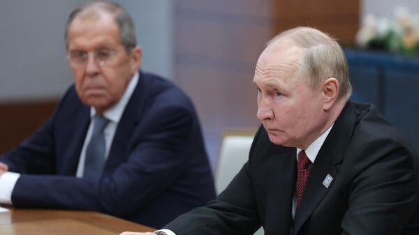 Tổng thống Vladimir Putin tới Kazakhstan tham dự hội nghị thượng đỉnh
SCO. Ngày thứ hai - Sputnik Việt Nam